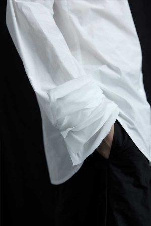 16_KATHARINA_HOVMAN_weisse_Bluse